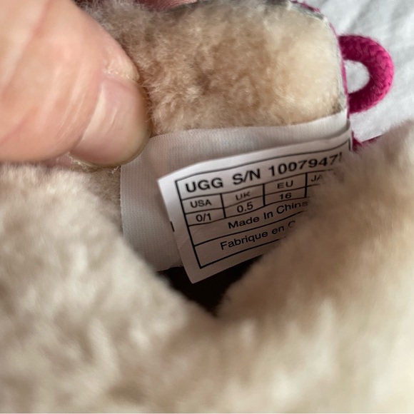 Ugg Baby Pink Furry Boots • 0/1 (0-6m) - Picture 8 of 11